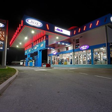 Rox Motel Modrica Eksteriør billede